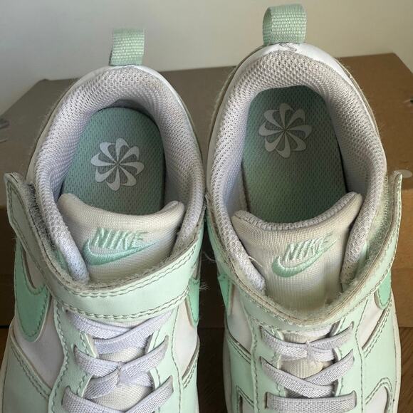 Nike Court Borough Low ‘Barely Green’ Kids Sneakers - SZ 13 C - Picture 5 of 13